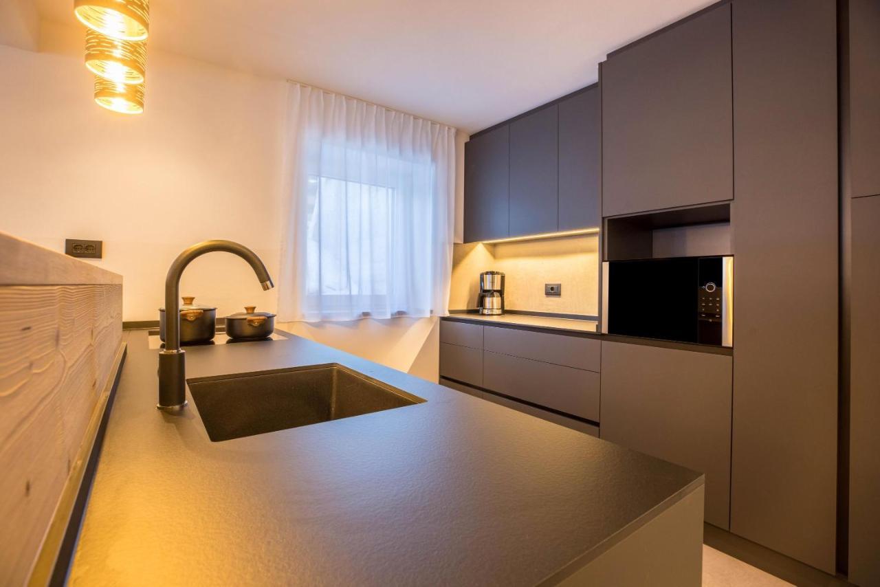 Apartments Armeri Black Dolomites San Vigilio Di Marebbe Eksteriør bilde